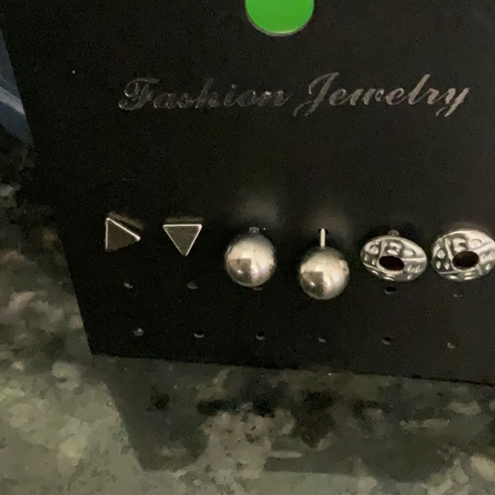 Silver Fashion Jewelry Earrings Set